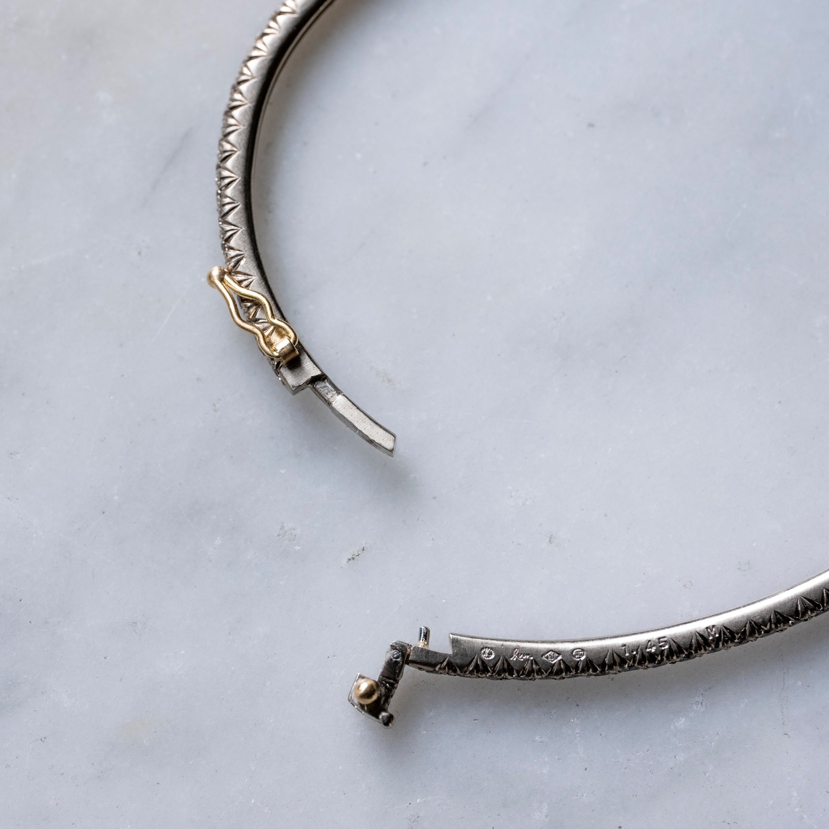 HUMETE ’CLASSIC’ BANGLE [et-BR112s]