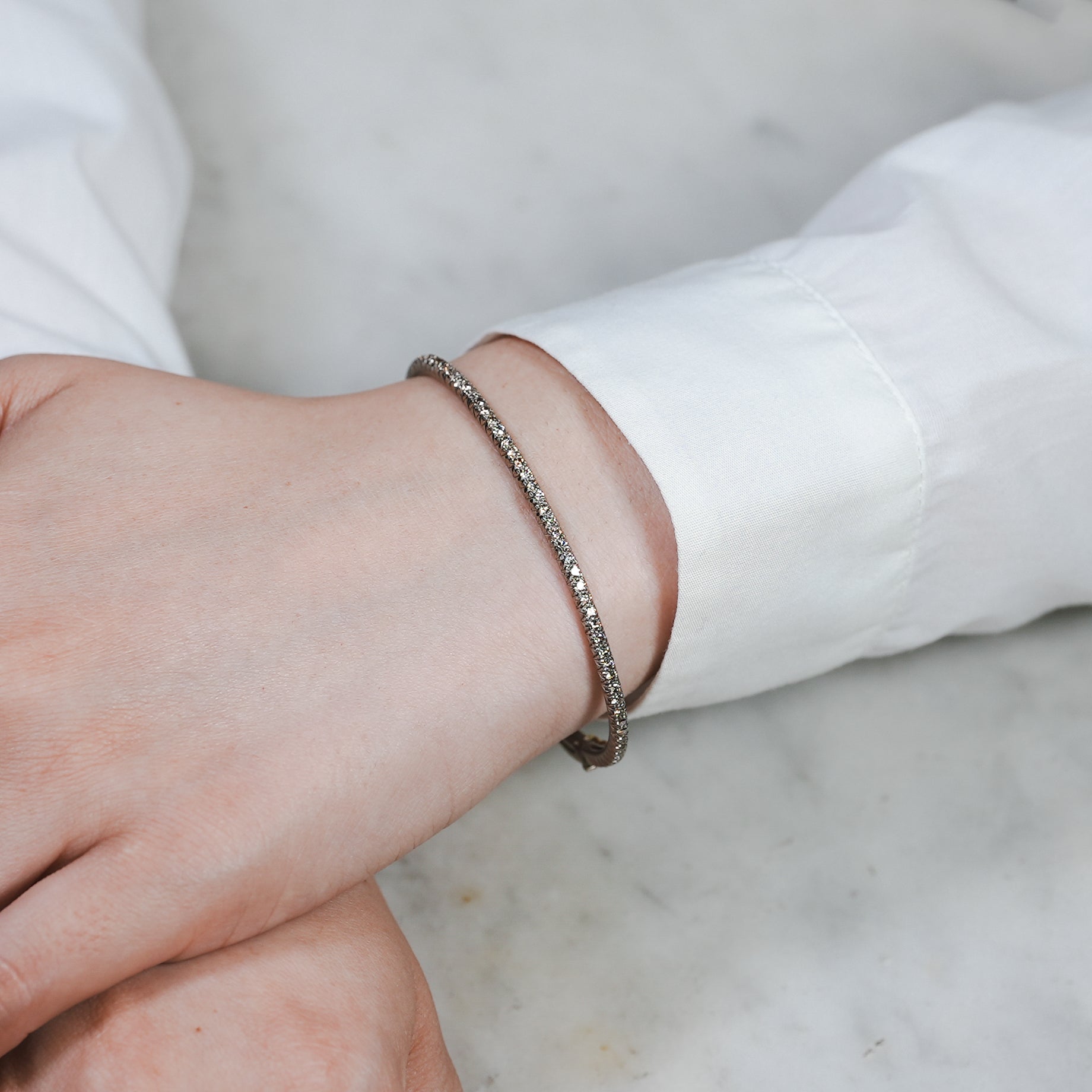 HUMETE ’CLASSIC’ BANGLE [et-BR112s]