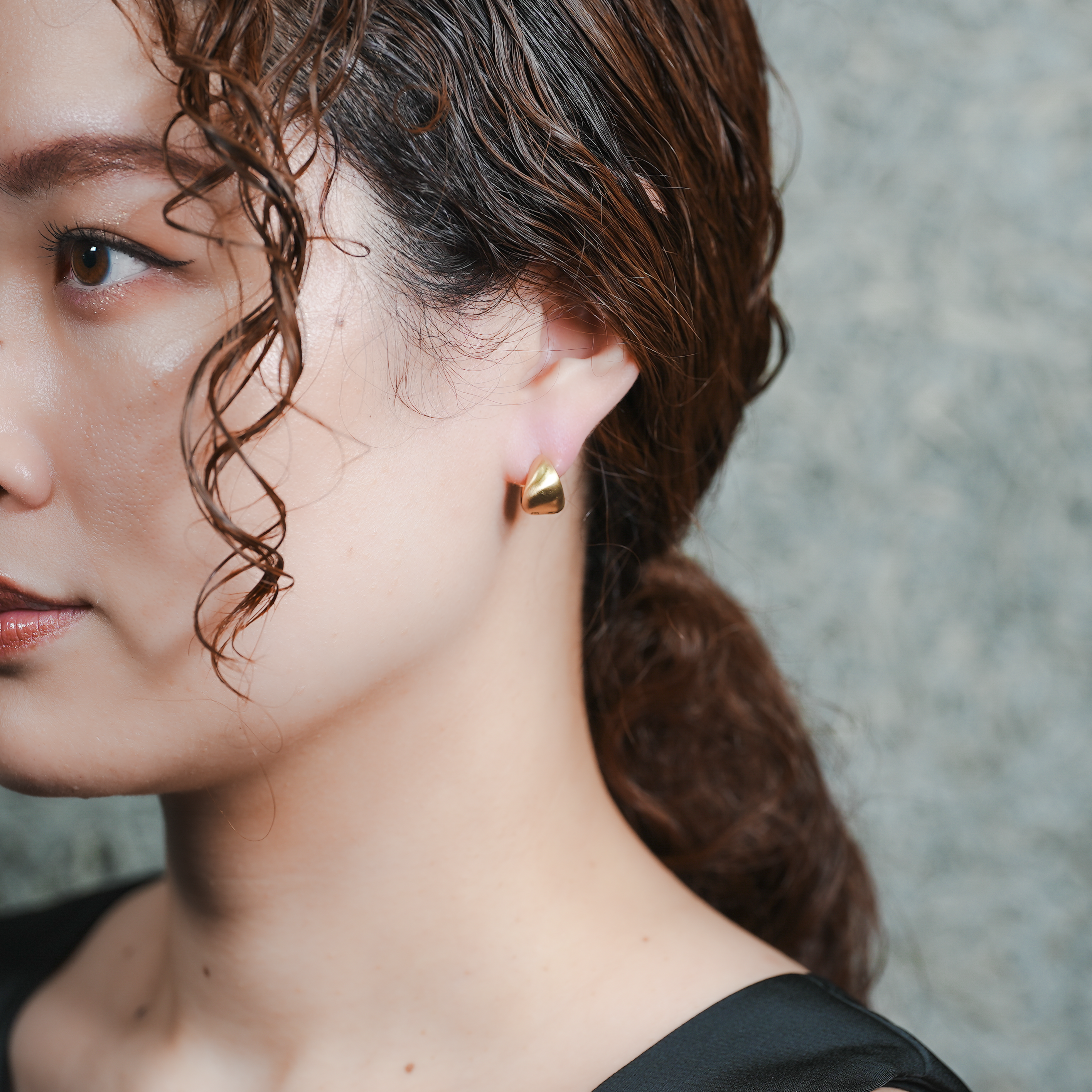 HUMETE ’CLASSIC’ PIERCED EARRINGS [et-P101m]