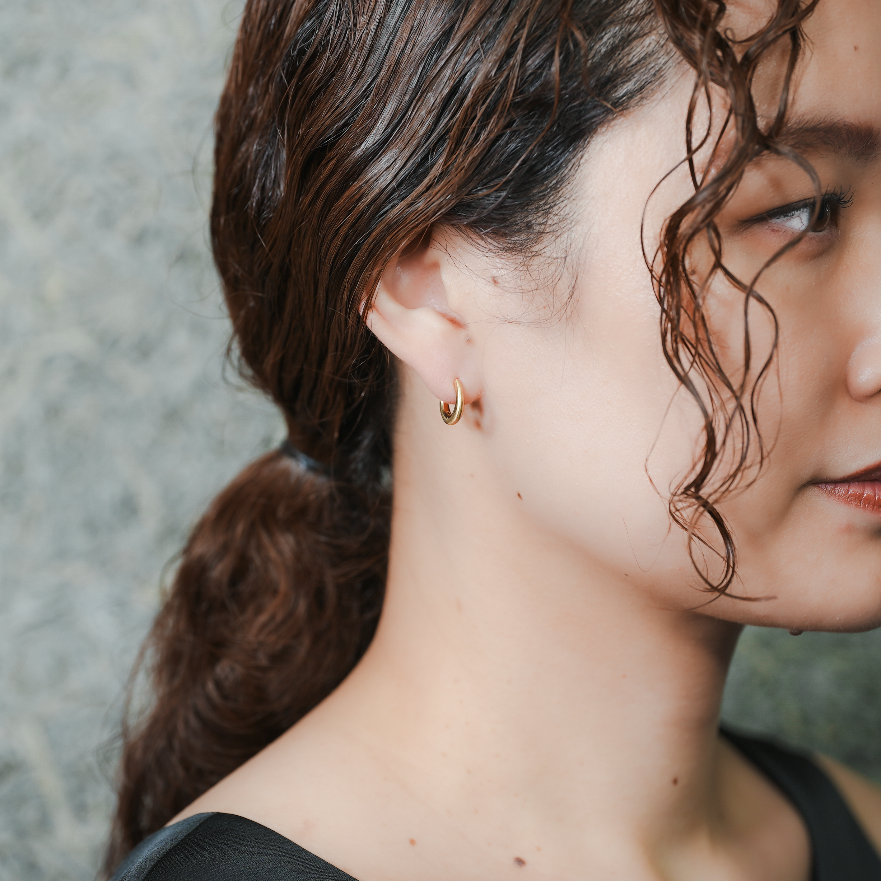 HUMETE ’CLASSIC’ PIERCED EARRINGS [et-P97m]
