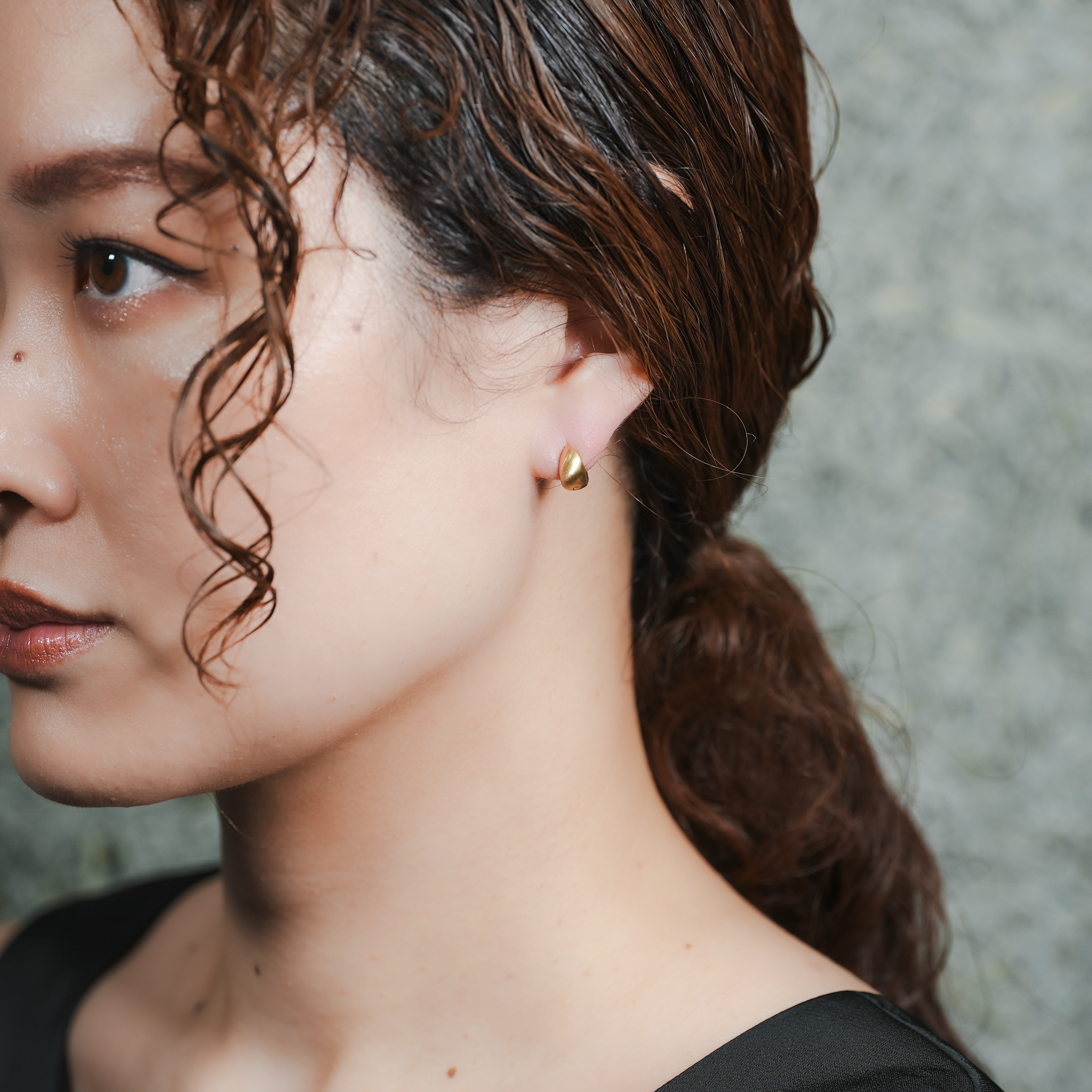 HUMETE ’CLASSIC’ PIERCED EARRINGS [et-P99s]